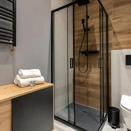 Homewell Poznanska 아파트