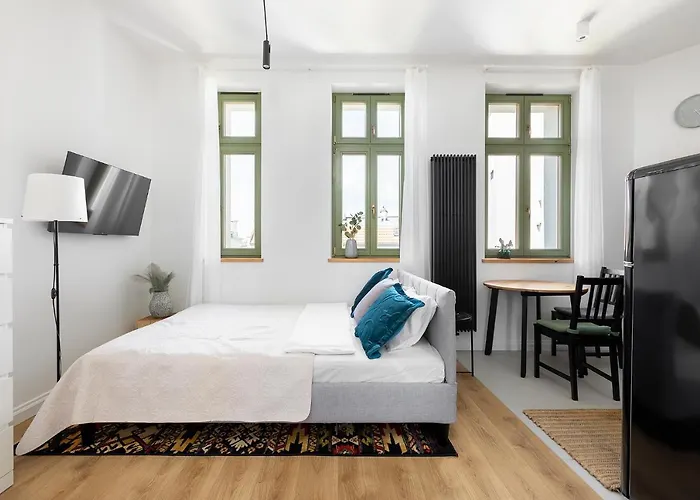 Homewell Poznanska Апартаменти *