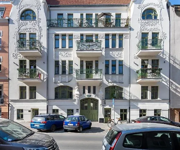 Homewell Poznanska Апартаменти