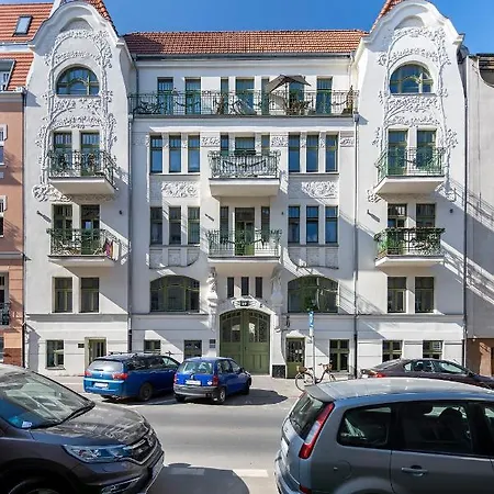 Homewell Poznanska Apartment